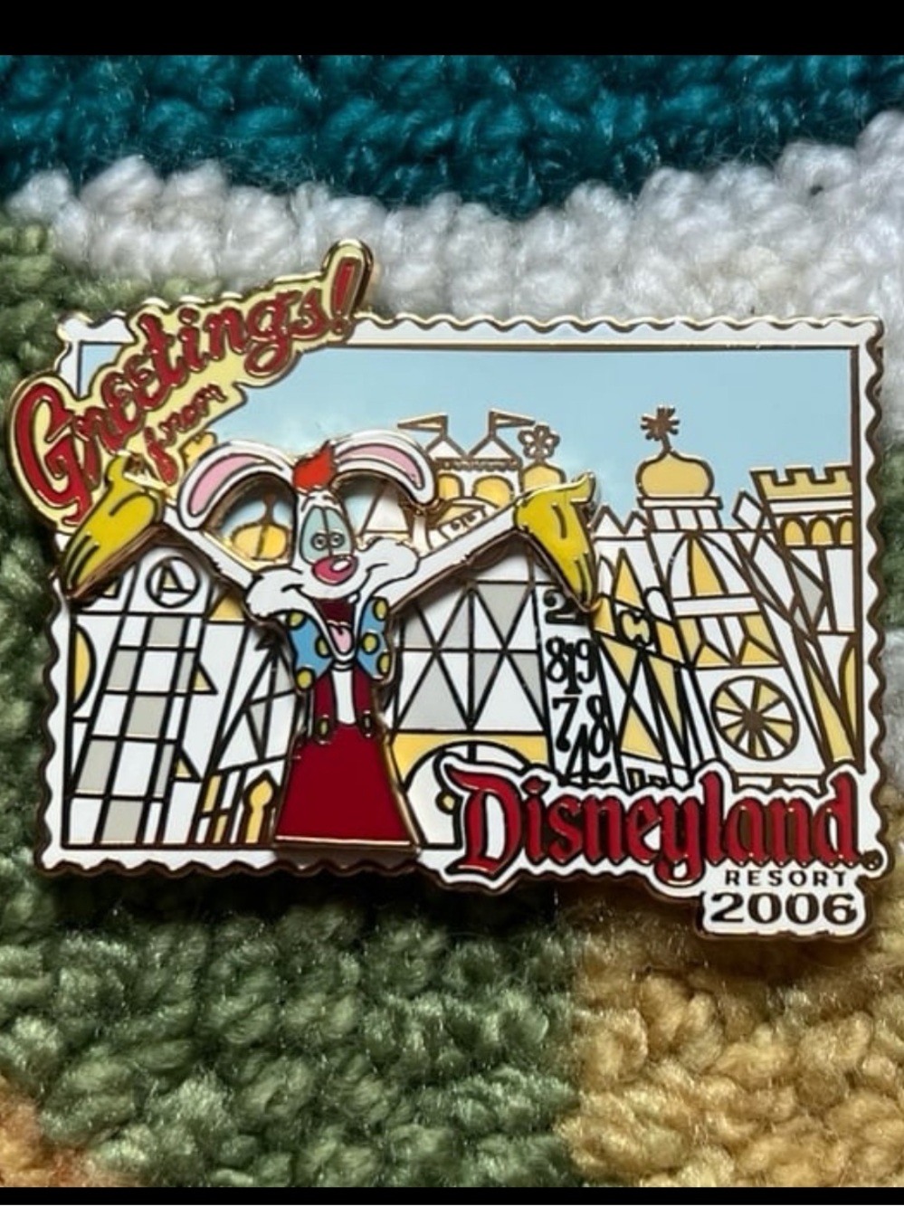 Roger rabbit Disney pin limited edition 1000
Disneyland 2006
